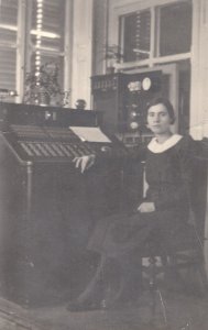 18 marzo 1936, Rosa Sironi, centralino Ercole Marelli (Famiglia Mattei - Archivio C.D.S.)