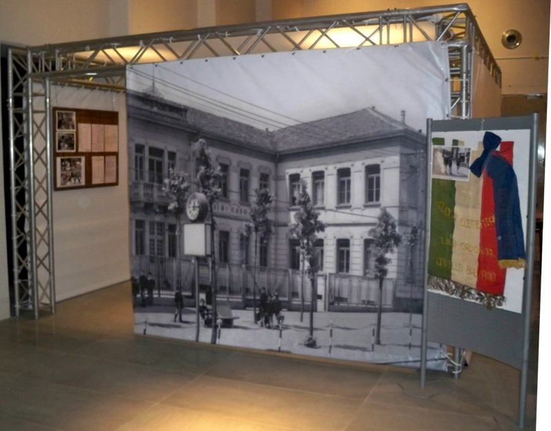 La mostra: ricostruzione dell’edificio scolastico