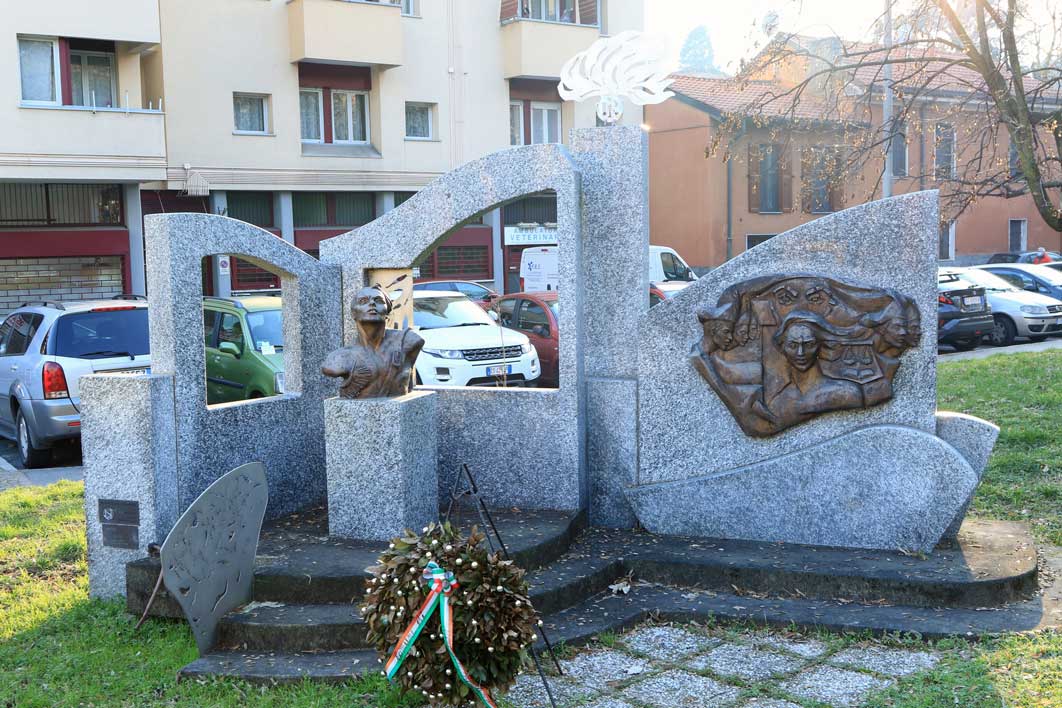 Monumento al Carabiniere di Piazza Italia. Foto di Renato Ferri