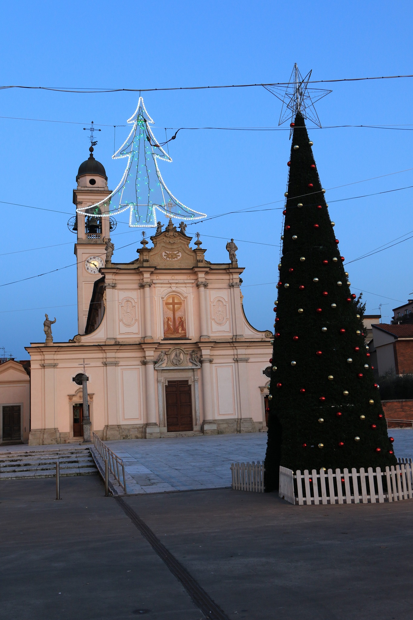 Aspettando il Natale in piazza Gramsci. Foto di Renato Ferri