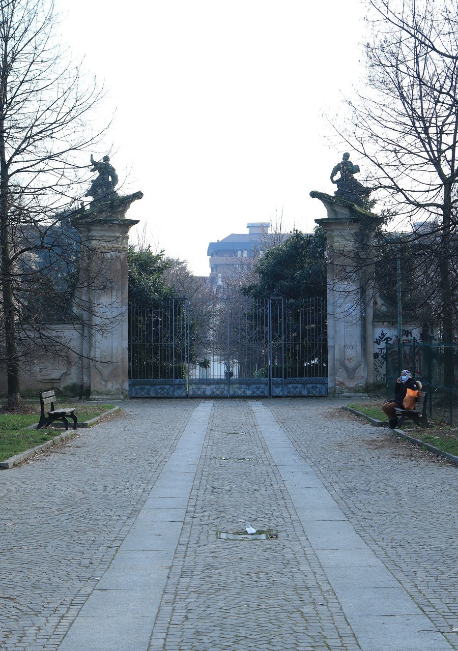 Ingresso Villa Casati Stampa da via Cervi. Foto di Renato Ferri