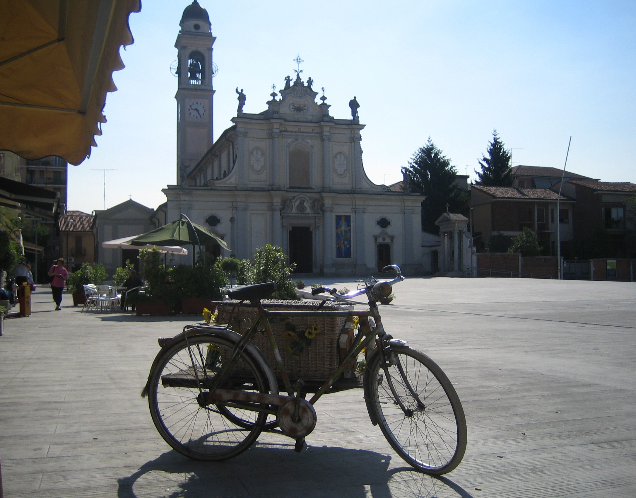 Una bicicletta in piazza Gramsci di Renato Ferri
