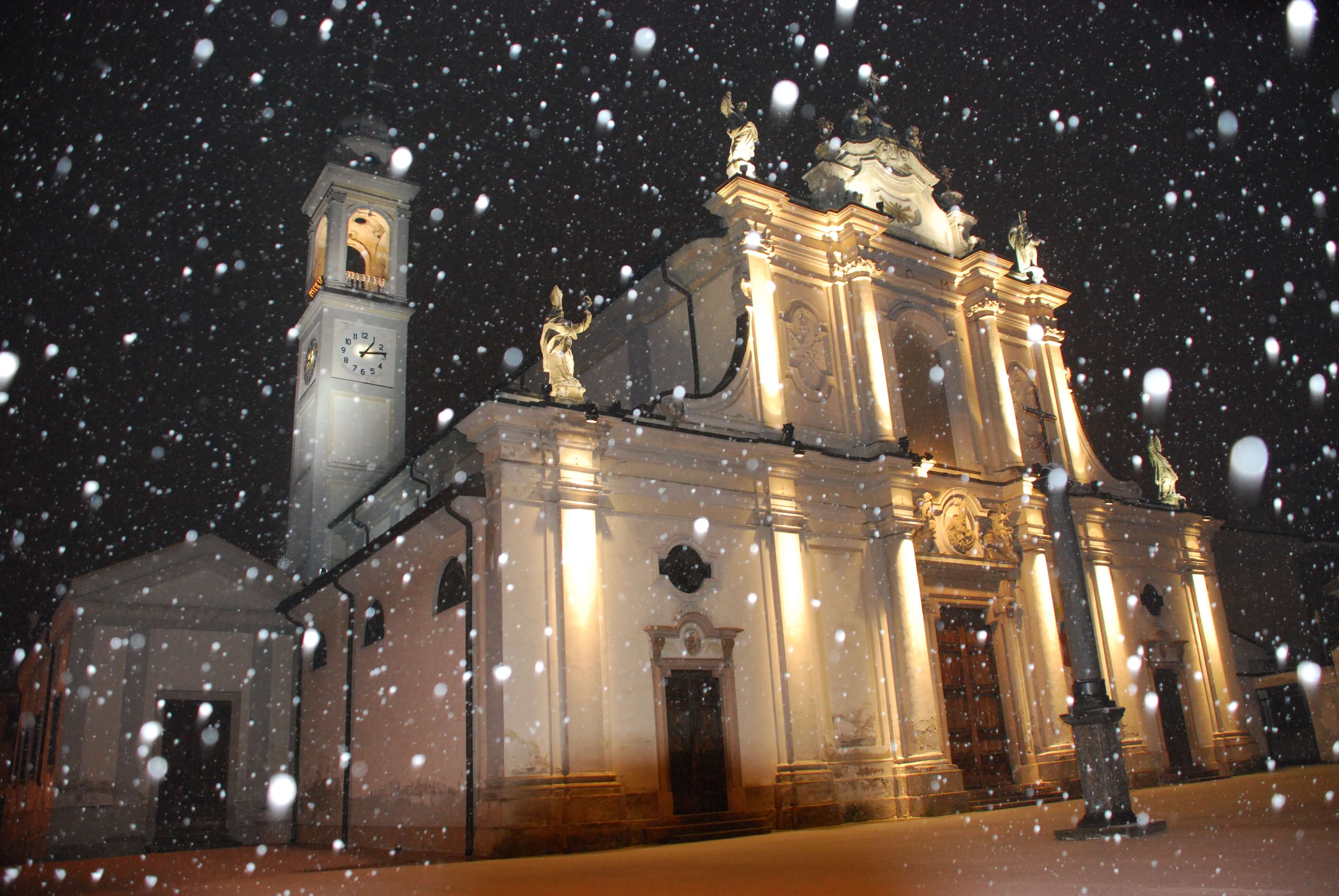 Piazza Gramsci. Nevicata notturna. Foto di Dino Fumi