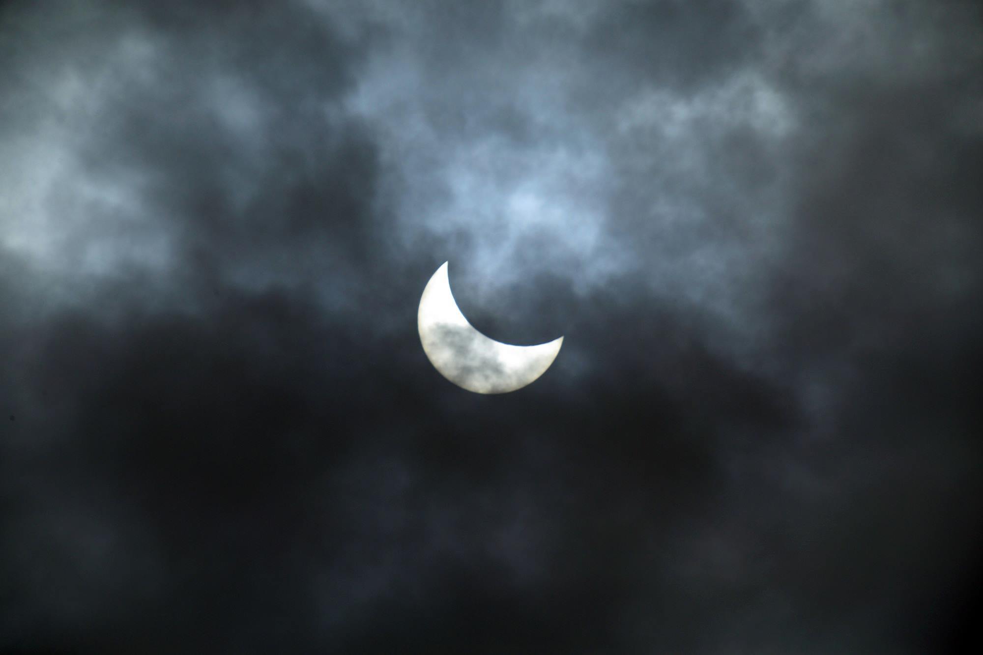 Eclissi parziale di Sole, ore 10.11 del 20 marzo 2015. Foto di Renato Ferri