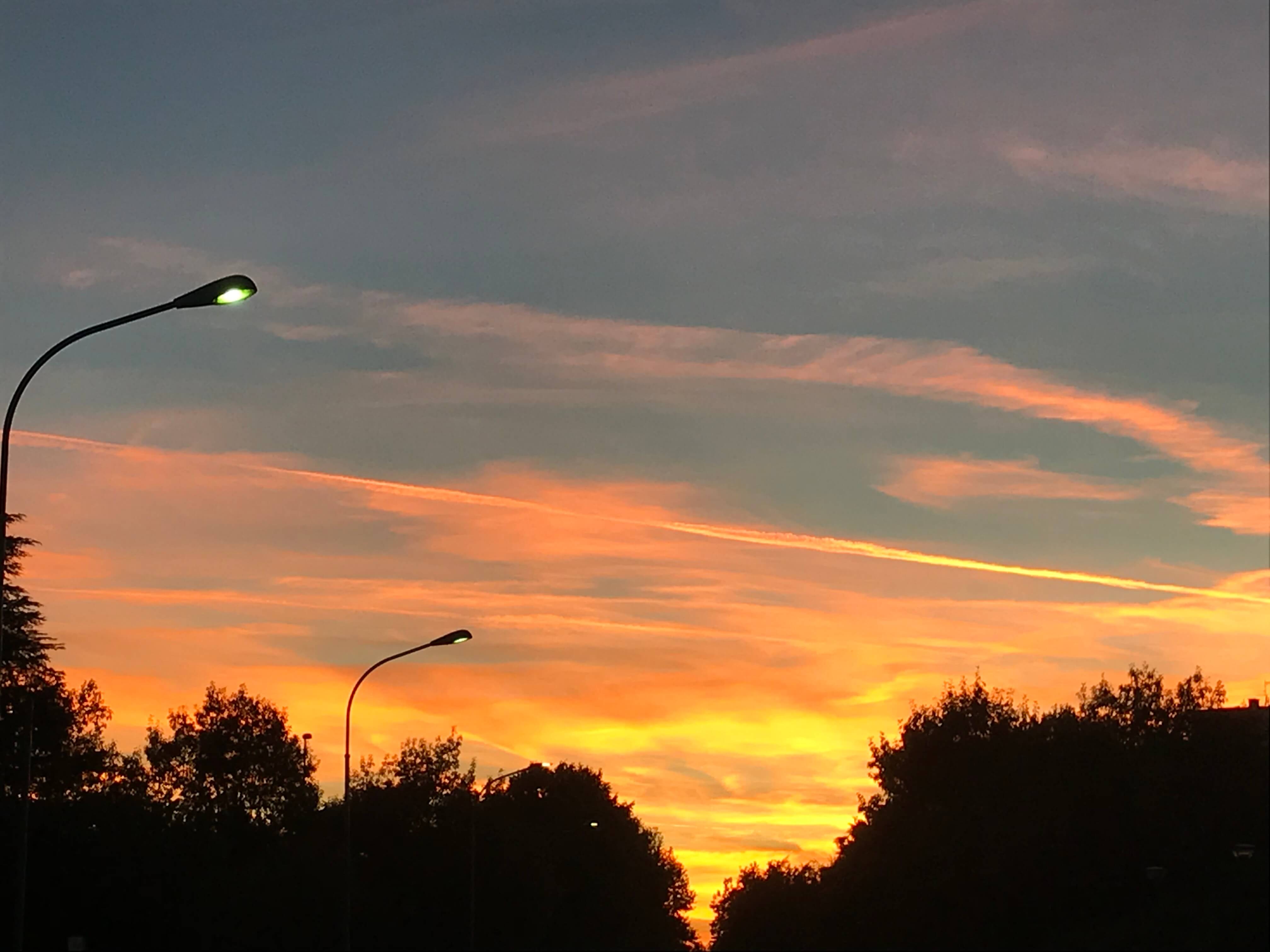 Non puoi non soffermarti a guardare il cielo. Foto di Annalisa Bonafede