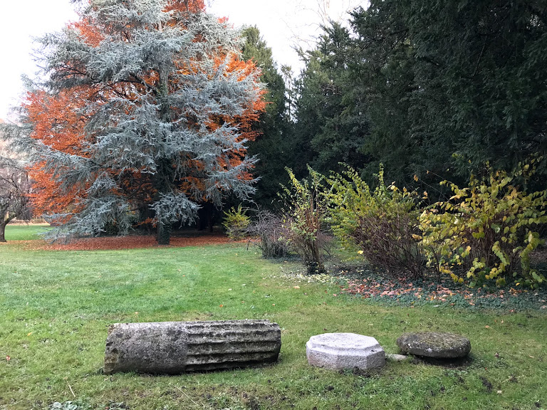 Parco di villa Ghirlanda Silva - reperti storici -