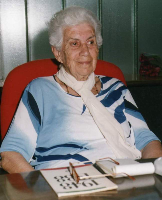 2004, Cinisello Balsamo, Teresa Mattei durante l’incontro con gli studenti