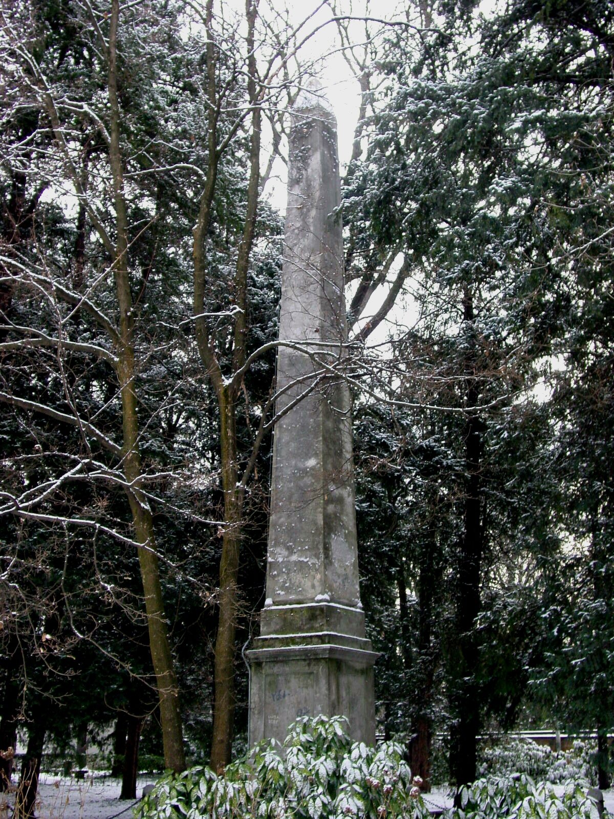 Obelisco -parco di villa Ghirlanda Silva-