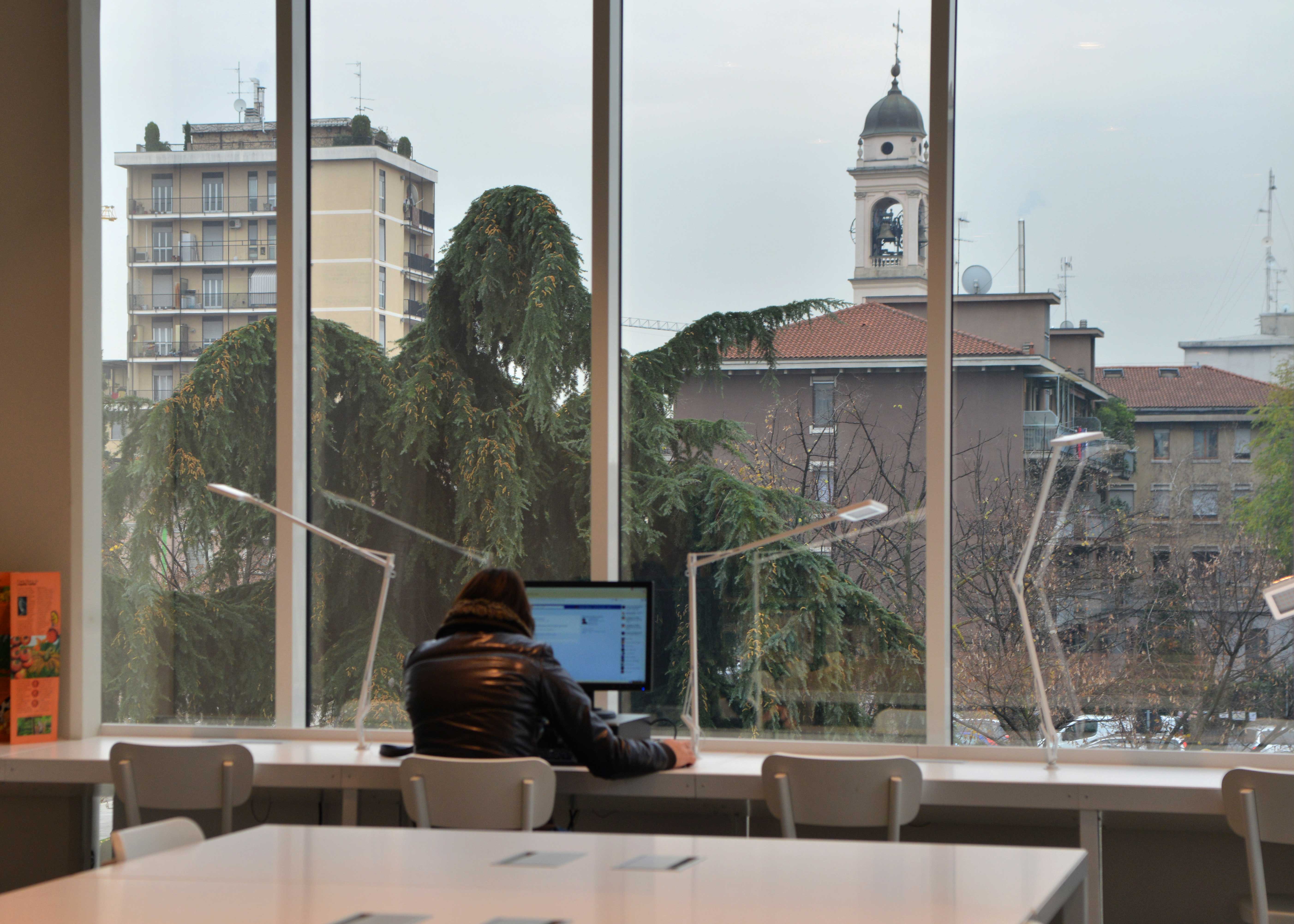 La piazza dei saperi. Foto di Perini Luciana La piazza dei saperi. Foto di Perini Luciana