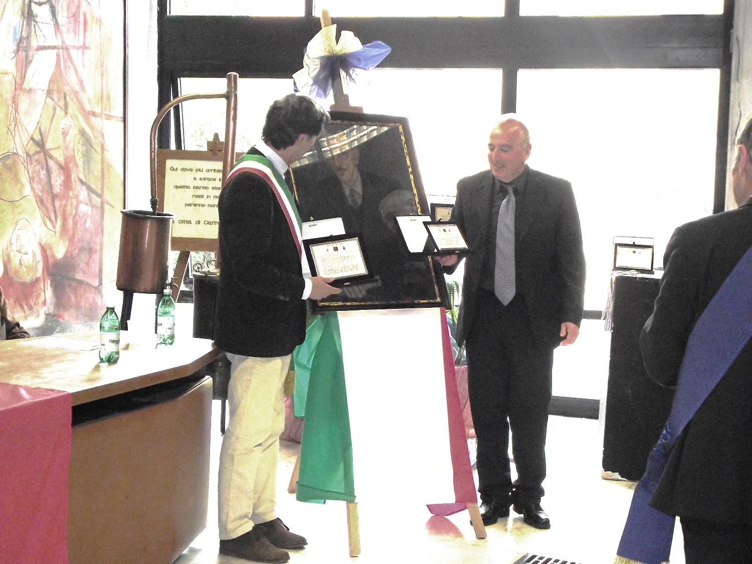 Cerimonia di donazione del ritratto raffigurante  Jacopo Lombardini del pittore Pietro Pelliccia  da parte dell’Associazione Casa Toscana  al Comune di Carrara 