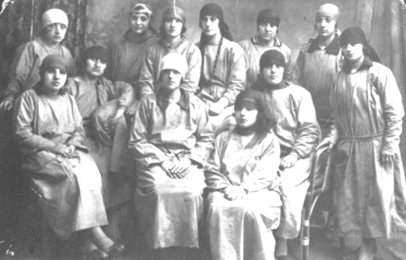 1929, lavoratrici della Pirelli di Cinisello Balsamo (Archivio C.D.S.)