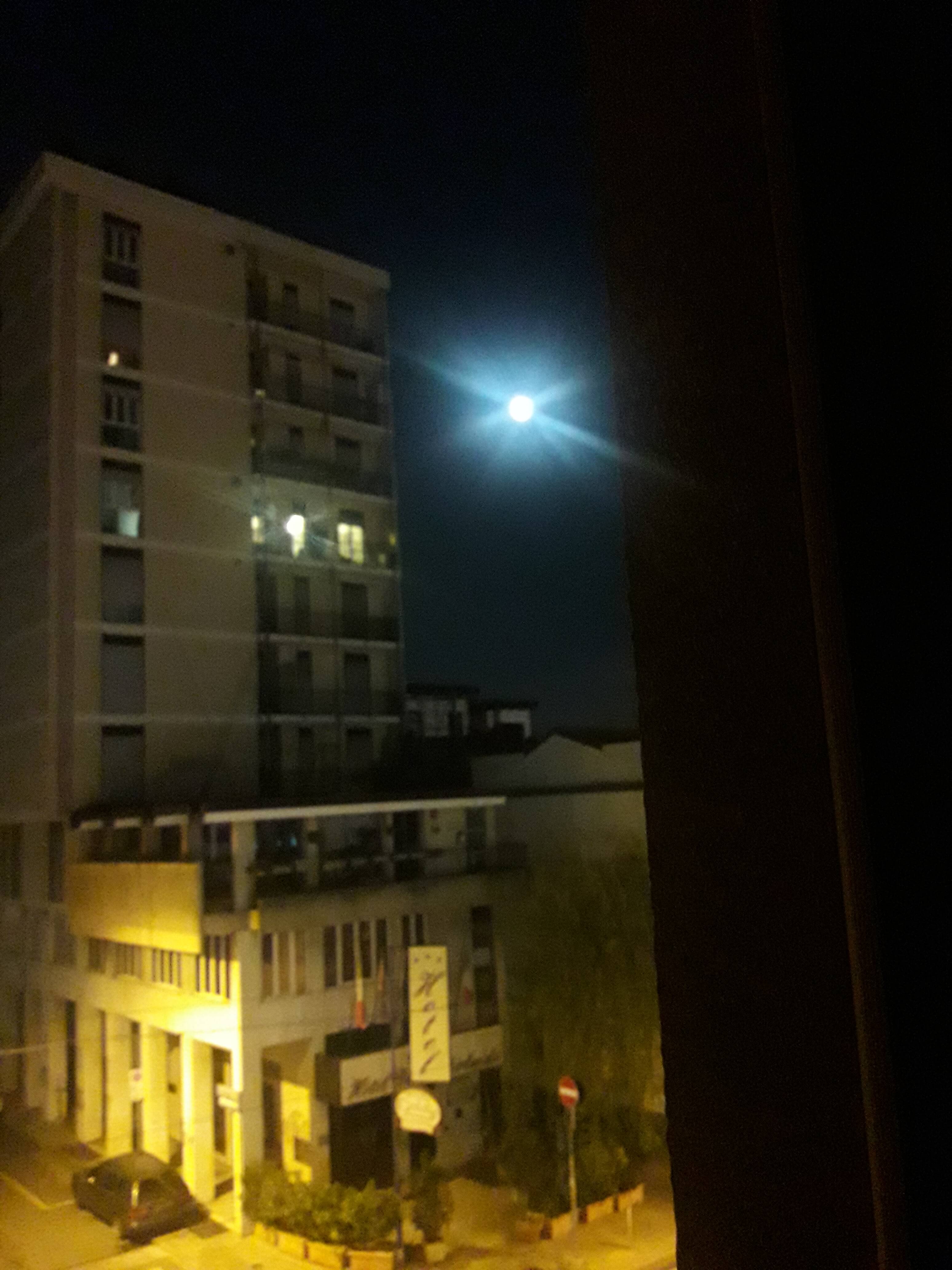 Superluna. Foto di Antonella Streghetto