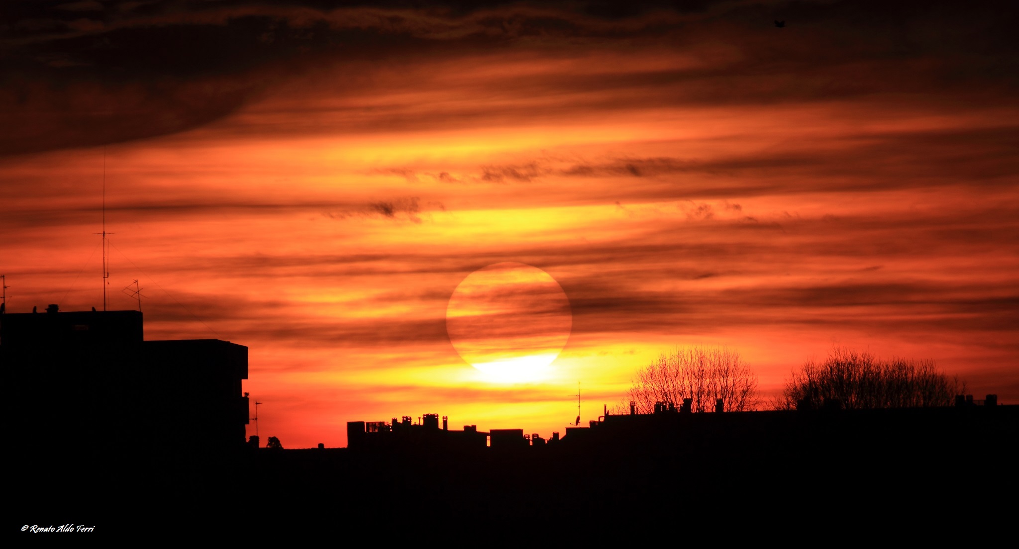 Tramonti amari. Foto di Renato Ferri